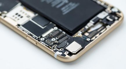 跨界“亂”戰 手機廠商造車，車企造手機，誰在定義未來？